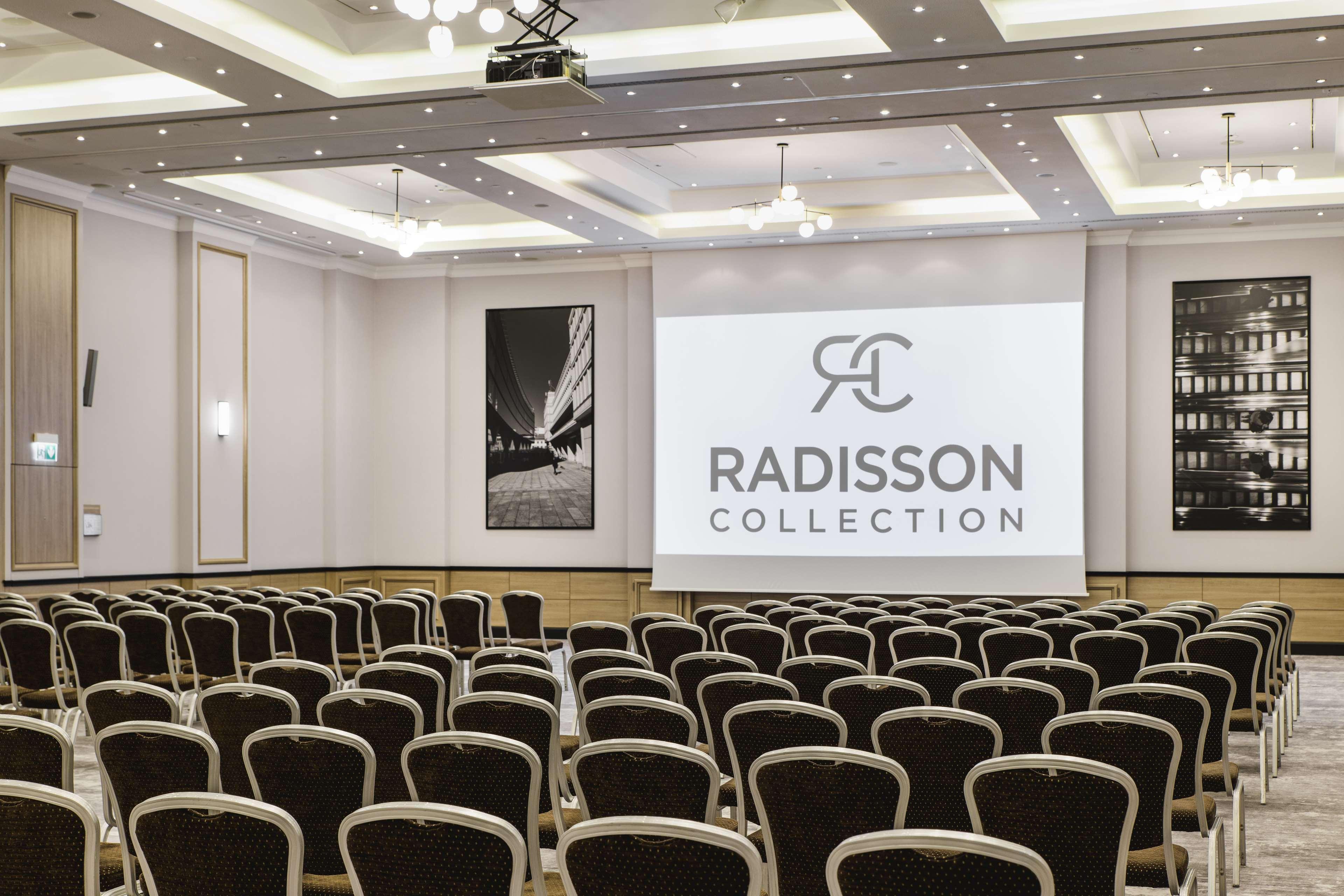 Radisson Collection Hotel, ワルシャワ エクステリア 写真